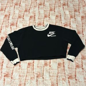 Reversible Nike Cropped Long Sleeve